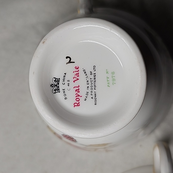 Royal Vale Cups and Saucers - Picture 8 of 10